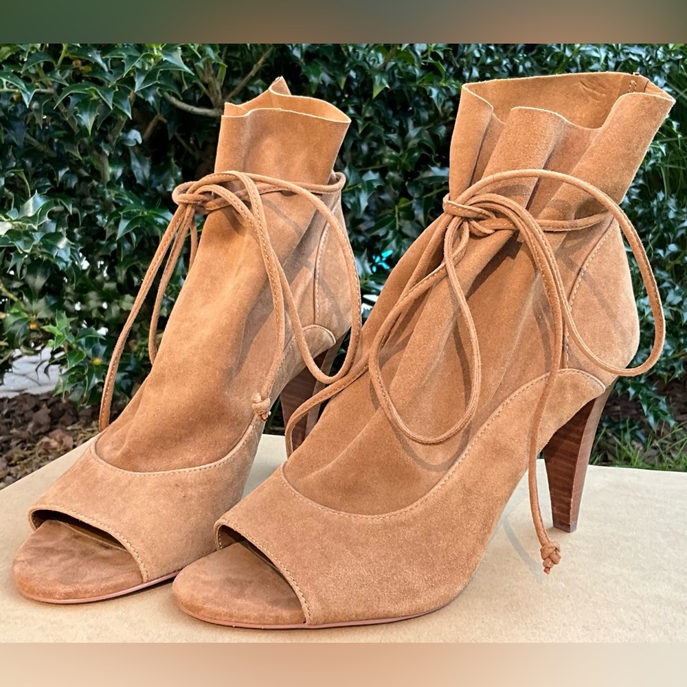 Vince Camuto AVERA Tan Suede Peep Toe Tie Booties w Wood Stiletto Heel Size 8.5